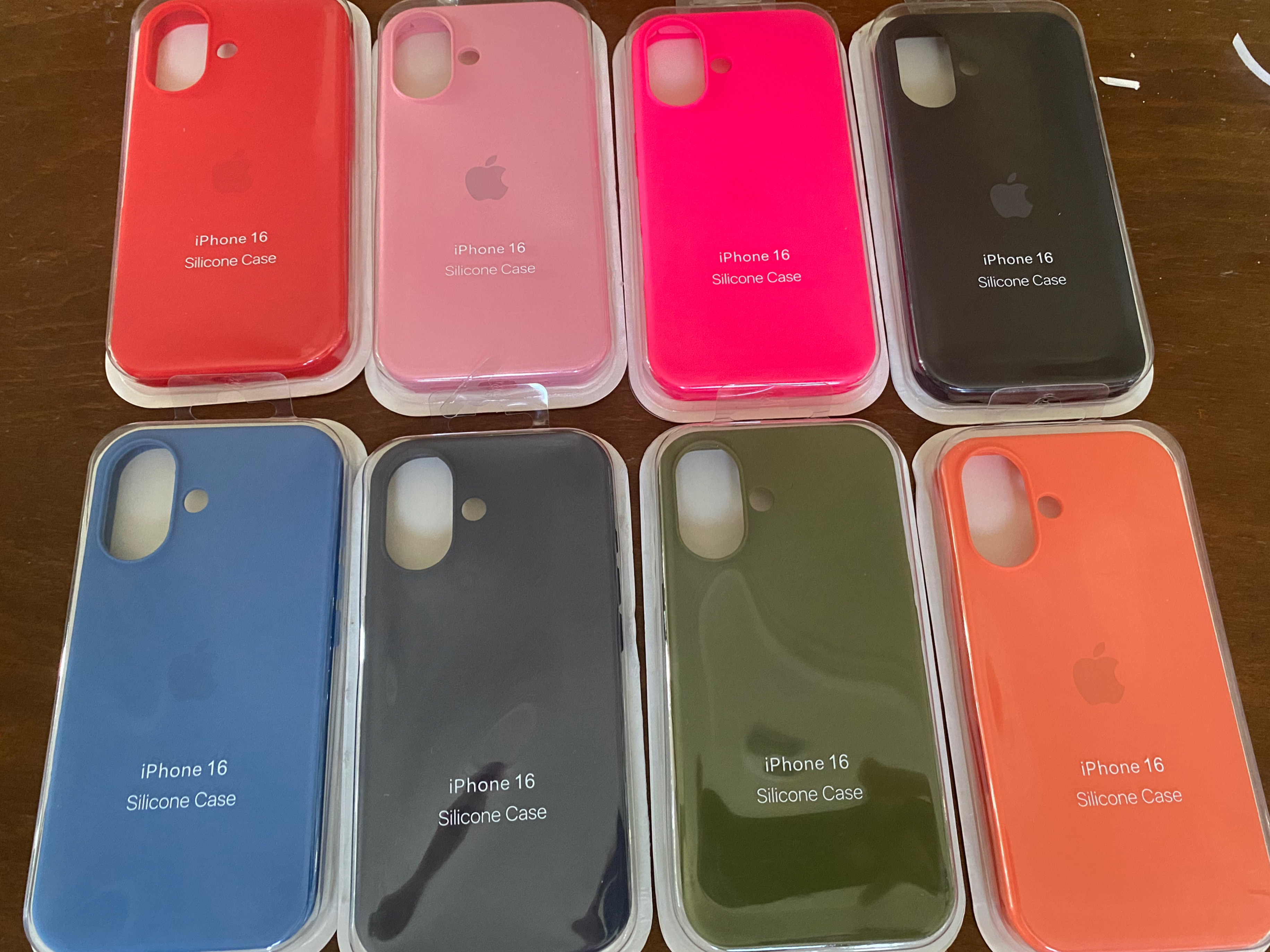 کاور سیلیکونی آیفون 16